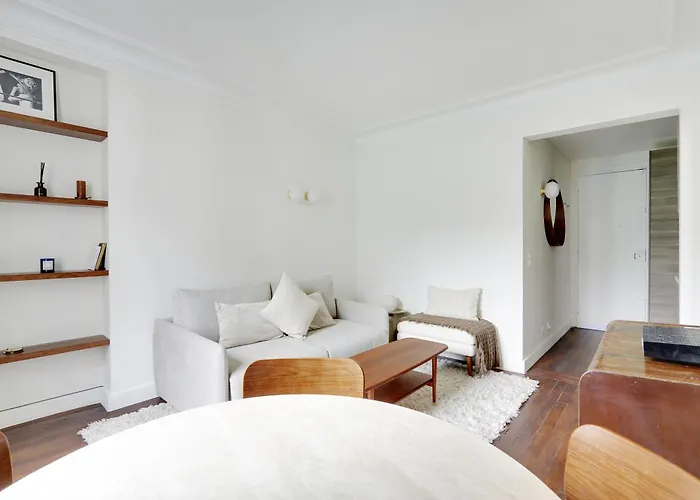 Pick A Flat\'S Apartment In Saint-Germain - Rue De Sevres