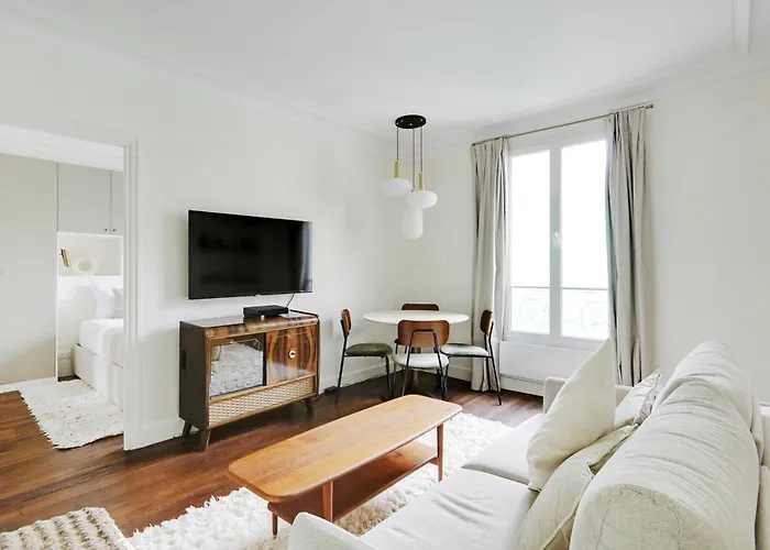 Pick A Flat\'S Apartment In Saint-Germain - Rue De Sevres